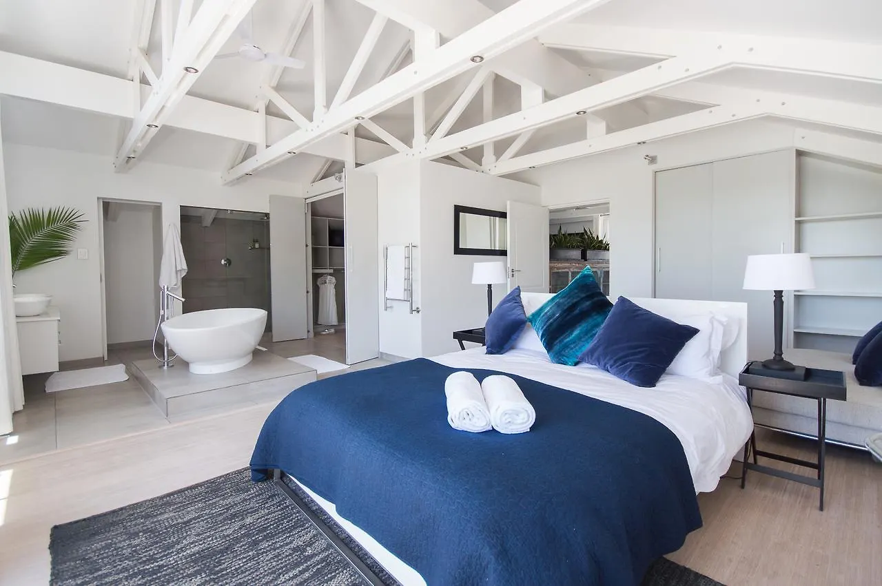 Villa Cricklewood Place - Luxury Holiday Homes Cape Town South Africa