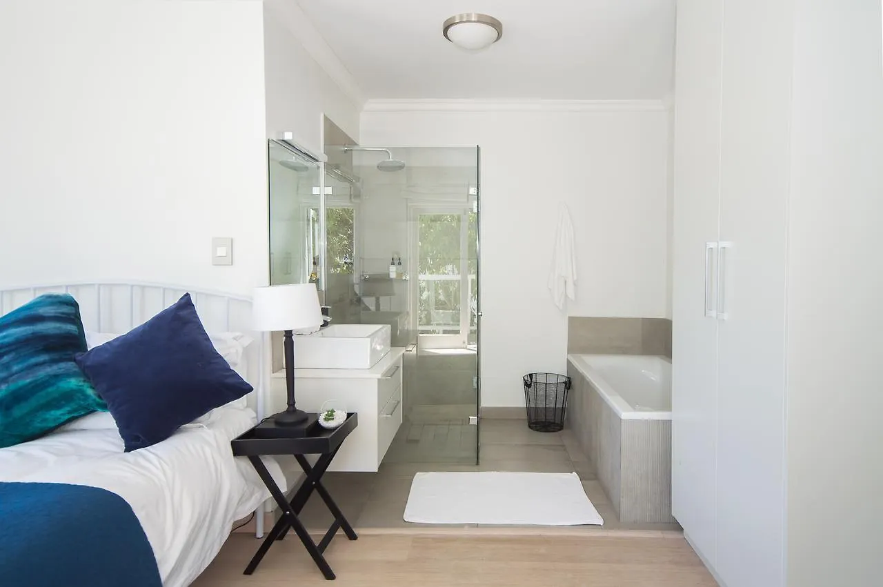 Villa Cricklewood Place - Luxury Holiday Homes Cape Town South Africa