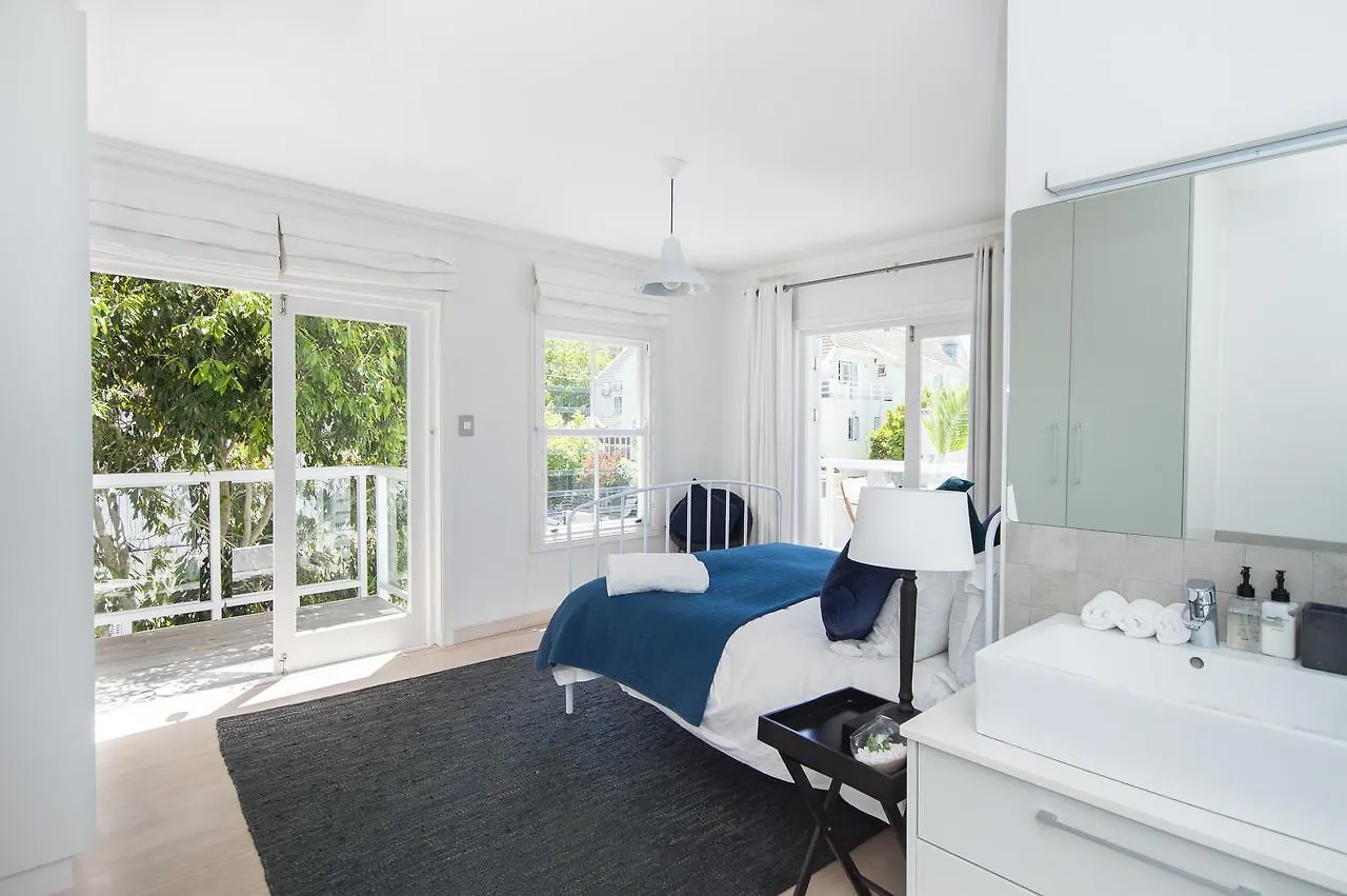 Villa Cricklewood Place - Luxury Holiday Homes Cape Town South Africa