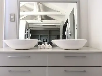 Villa Cricklewood Place - Luxury Holiday Homes Cape Town South Africa